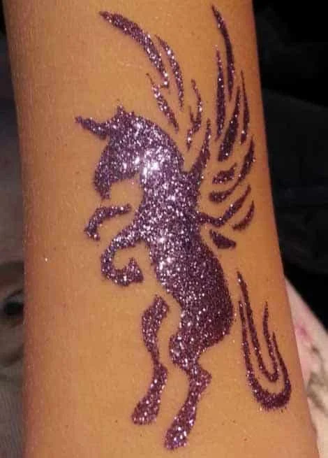 Glitzer-Tattoos