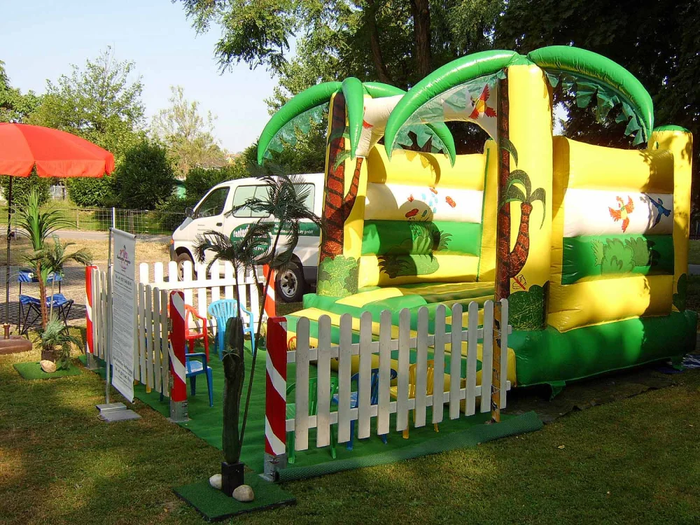 Hüpfburg Safari