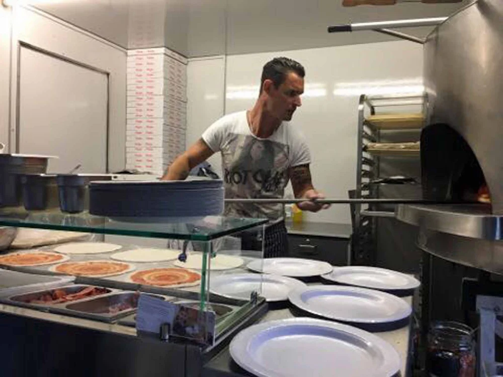 Holzofen-Pizza Catering