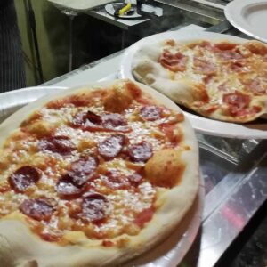Holzofen-Pizza  Catering