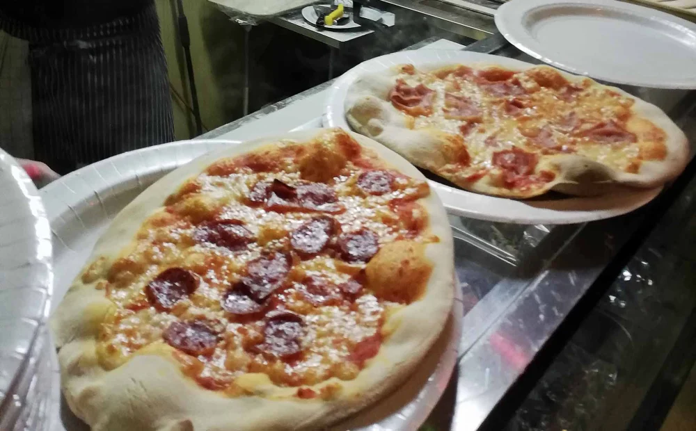Holzofen-Pizza Catering